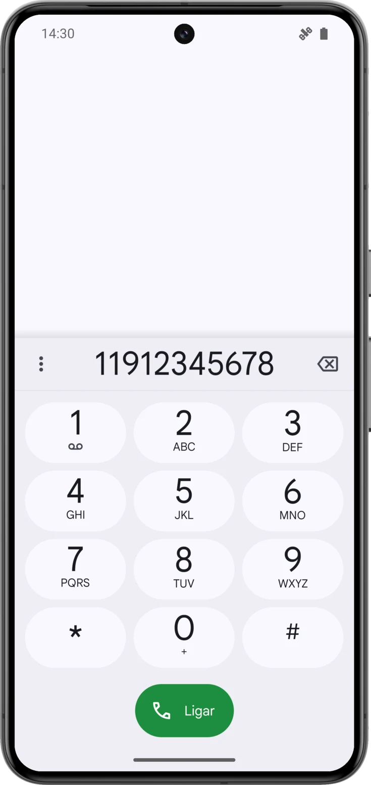 O discador do celular com o número da família já escrito